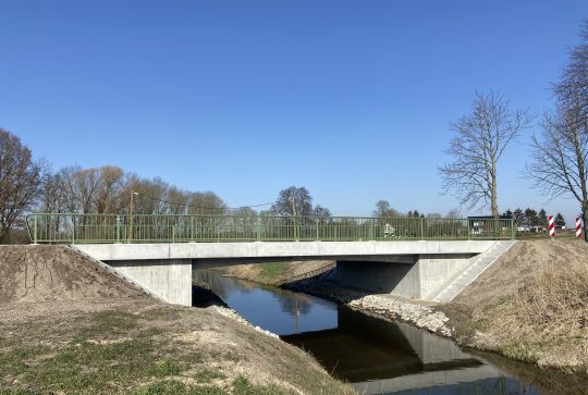 Gevezin, Brücke